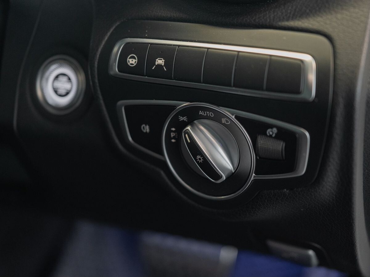 Mercedes-Benz C-Class 2019 - фото автомобиля