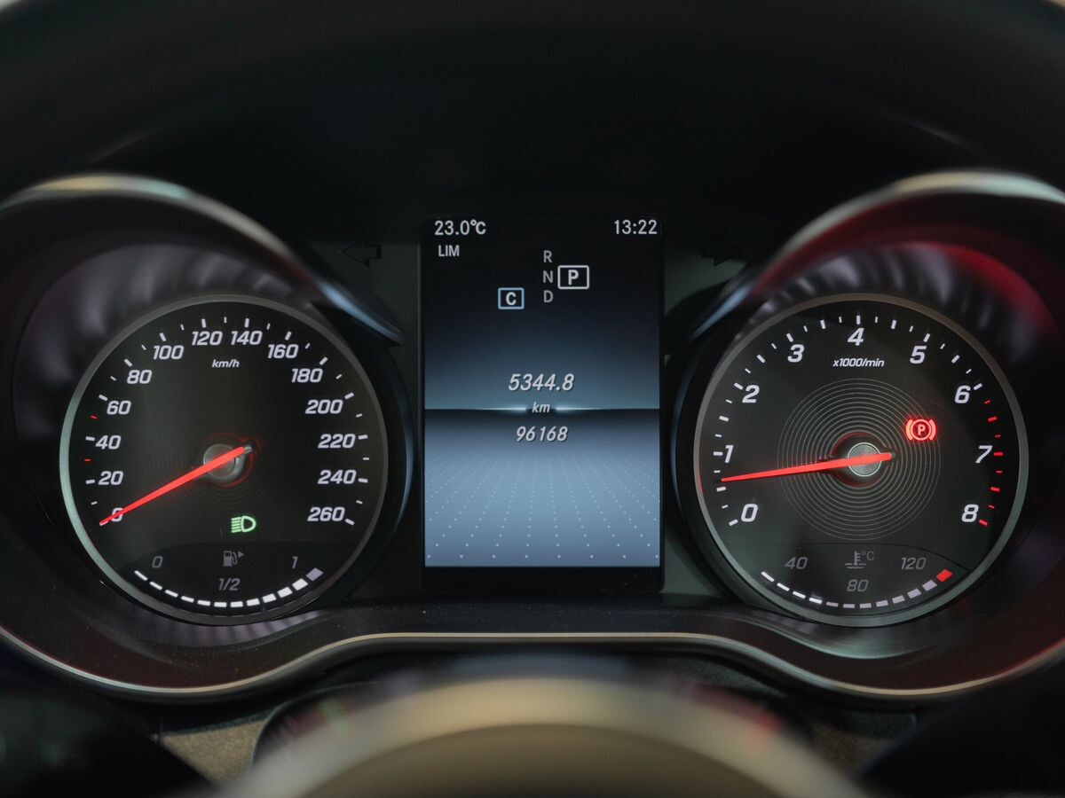 Mercedes-Benz C-Class 2019 - фото автомобиля