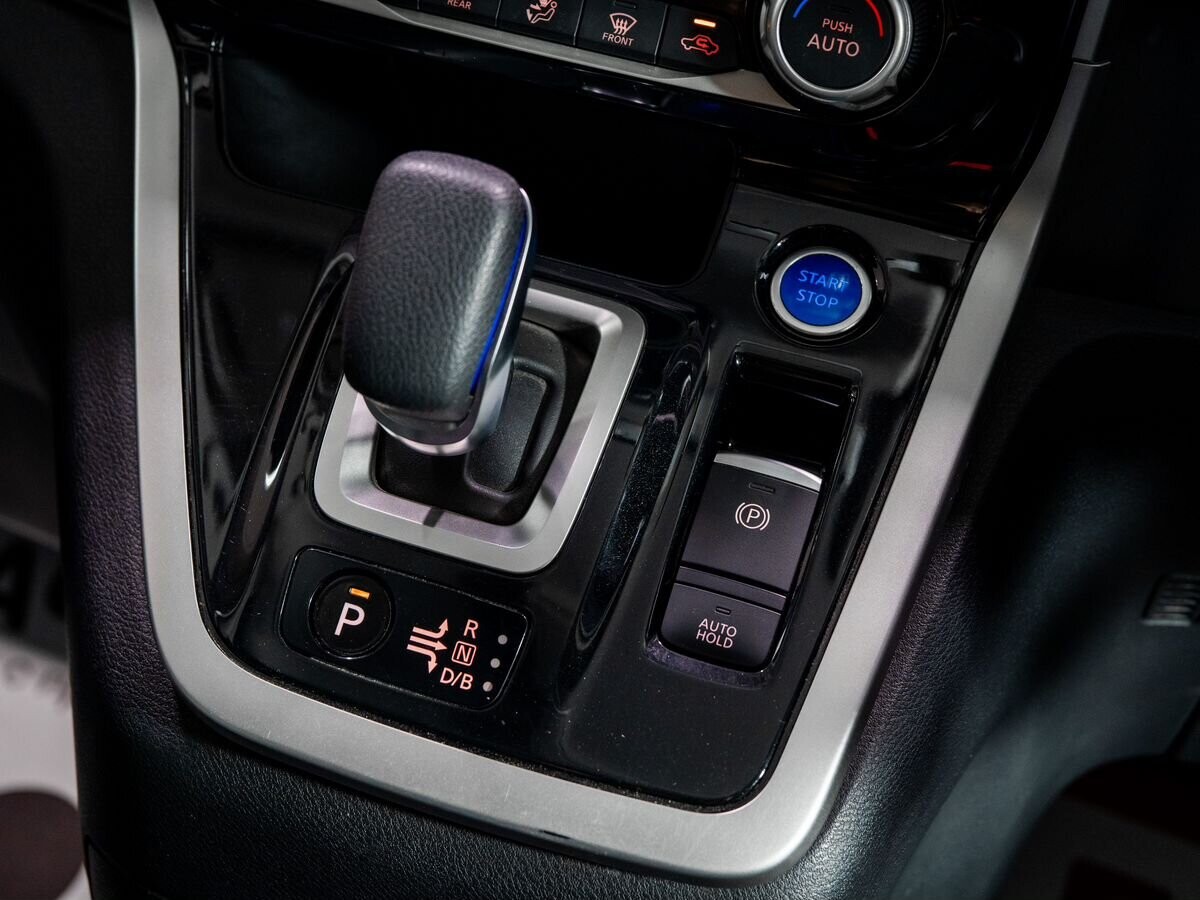 Nissan Serena 2018 - фото автомобиля