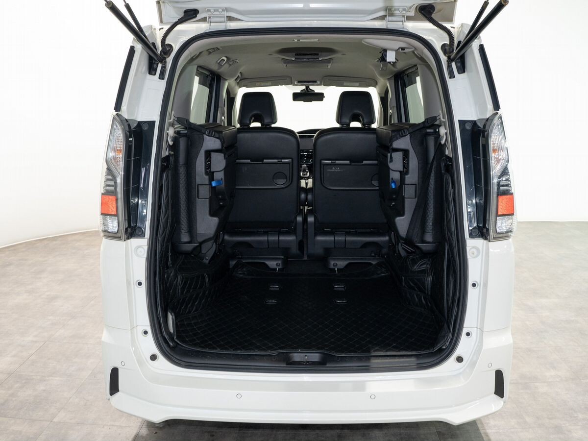 Nissan Serena 2018 - фото автомобиля