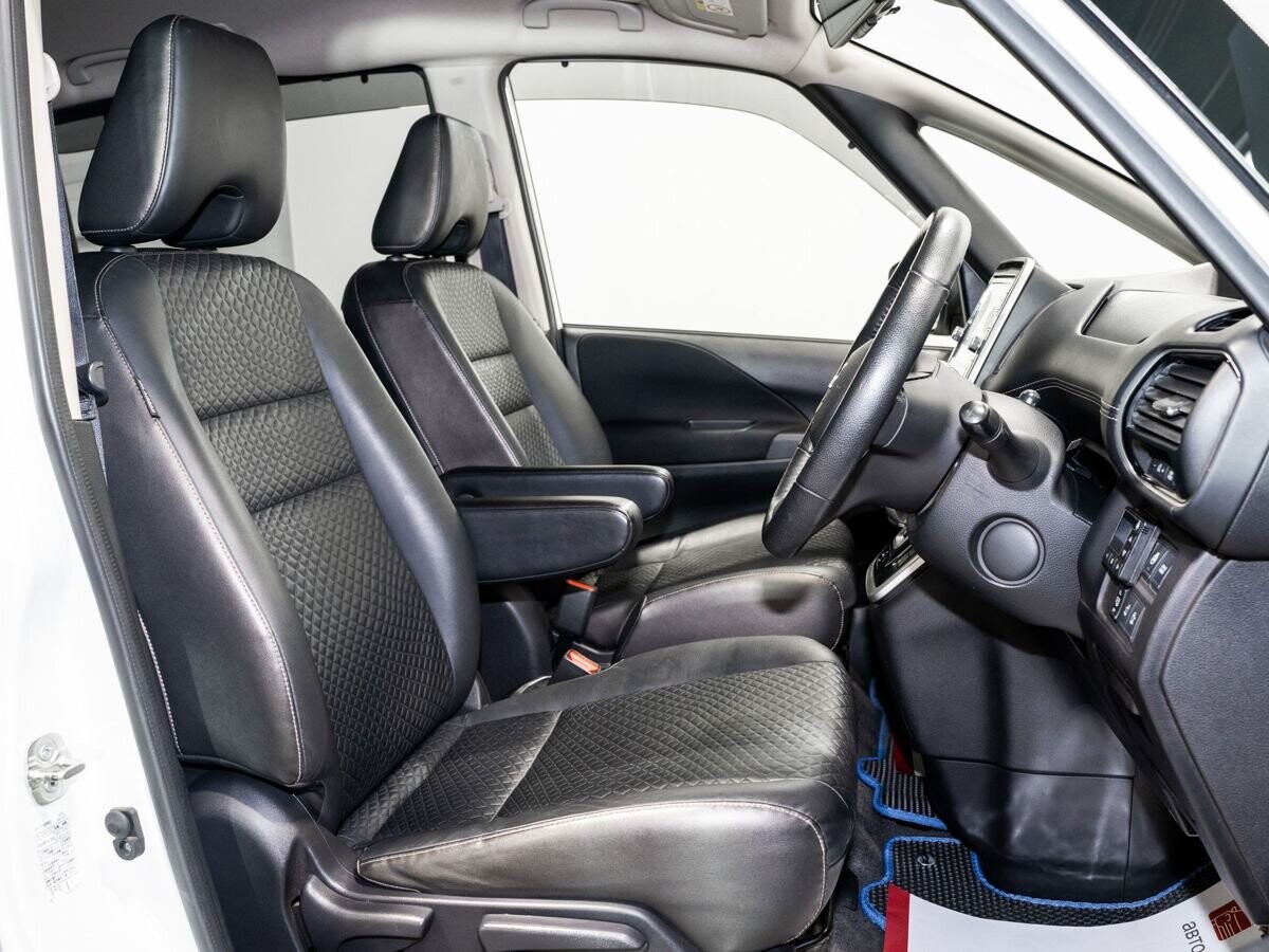 Nissan Serena 2018 - фото автомобиля