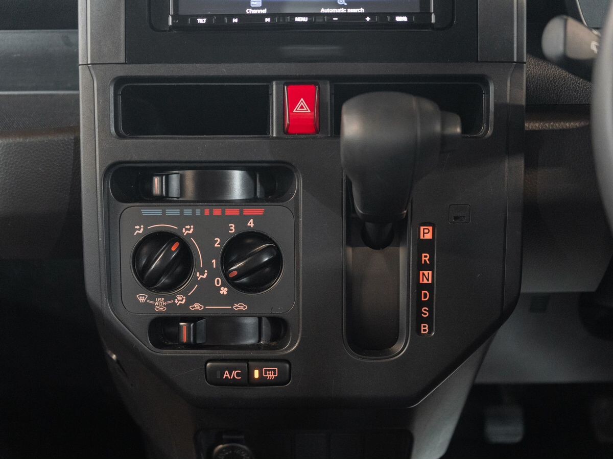 Toyota Roomy 2021 - фото автомобиля