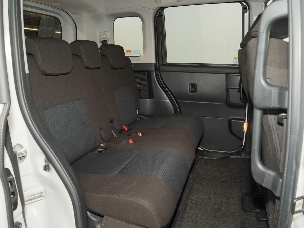 Toyota Roomy 2021 - фото автомобиля