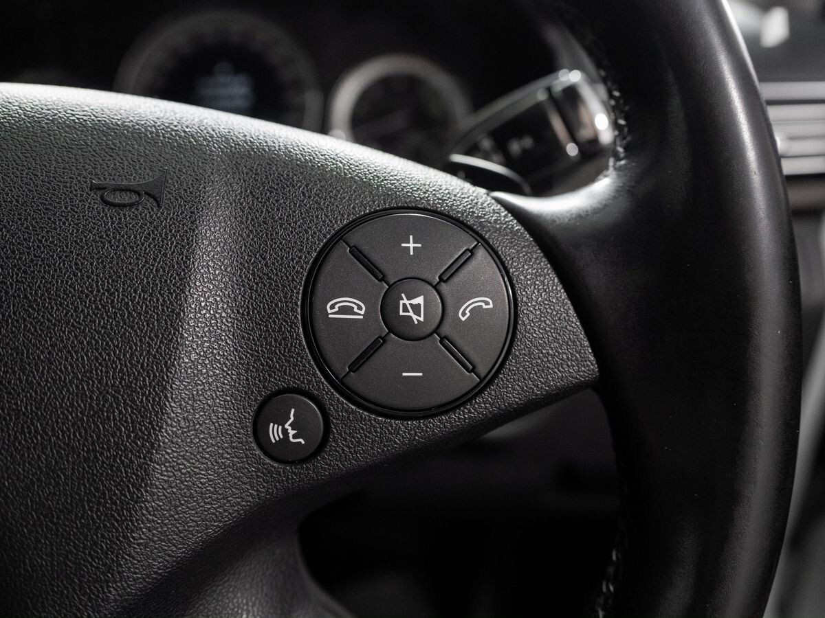 Mercedes-Benz E-Class 2011 - фото автомобиля