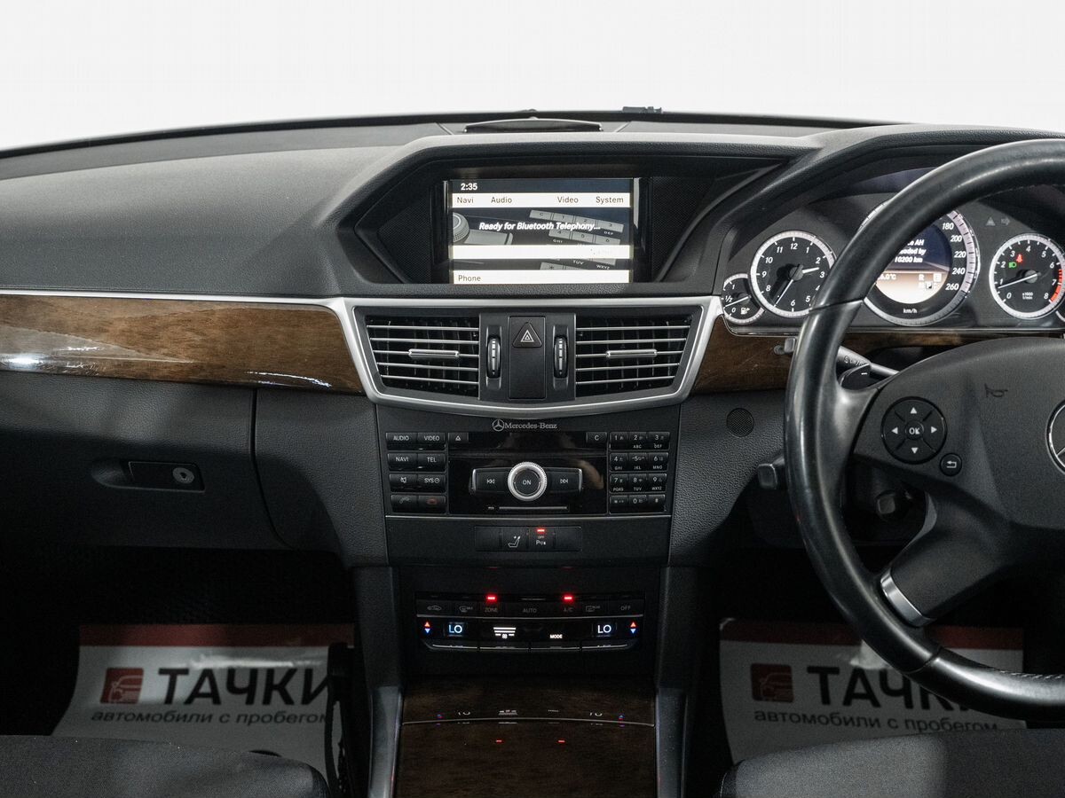 Mercedes-Benz E-Class 2011 - фото автомобиля