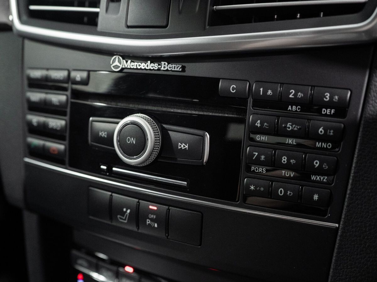 Mercedes-Benz E-Class 2011 - фото автомобиля