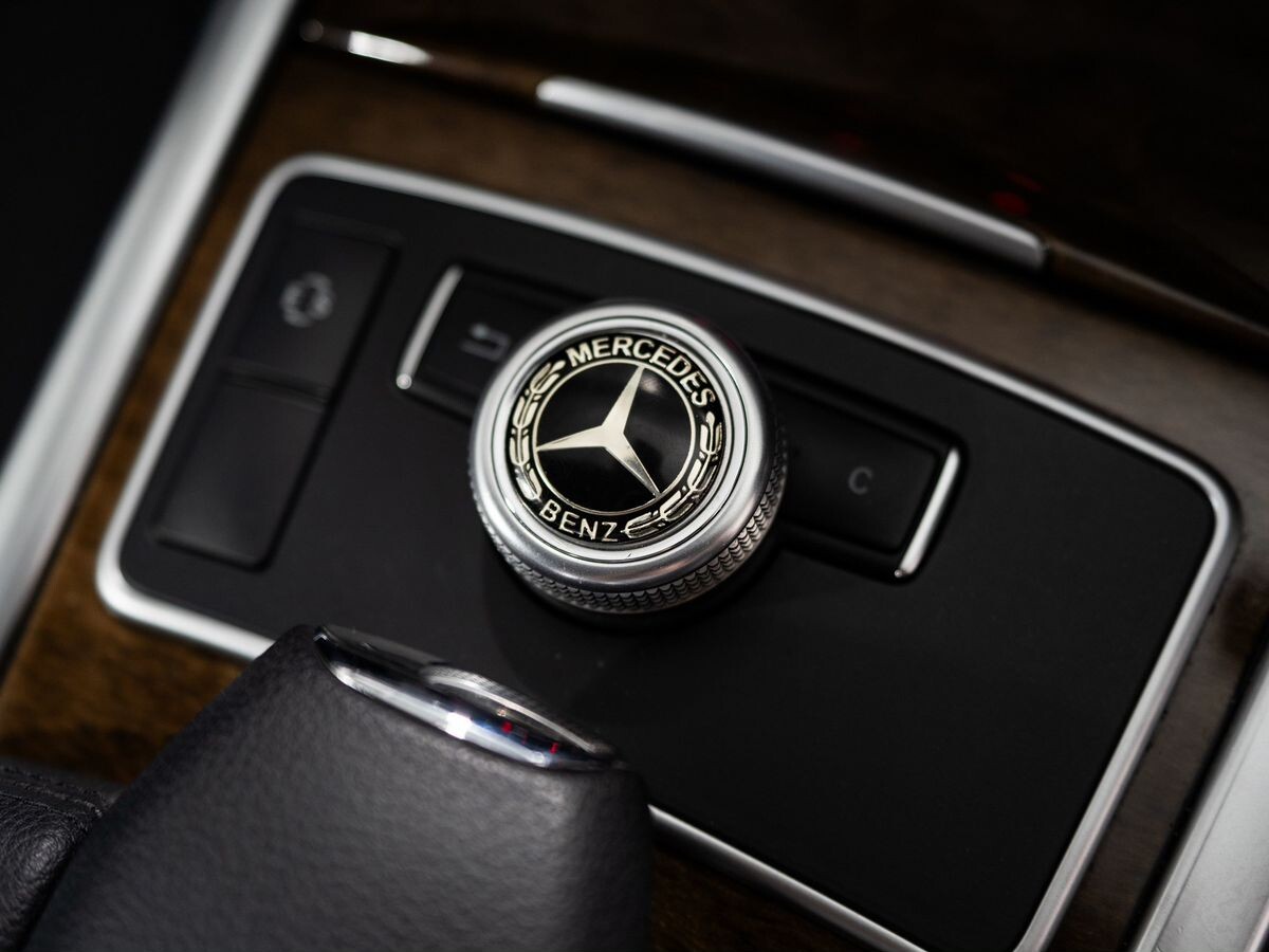 Mercedes-Benz E-Class 2011 - фото автомобиля
