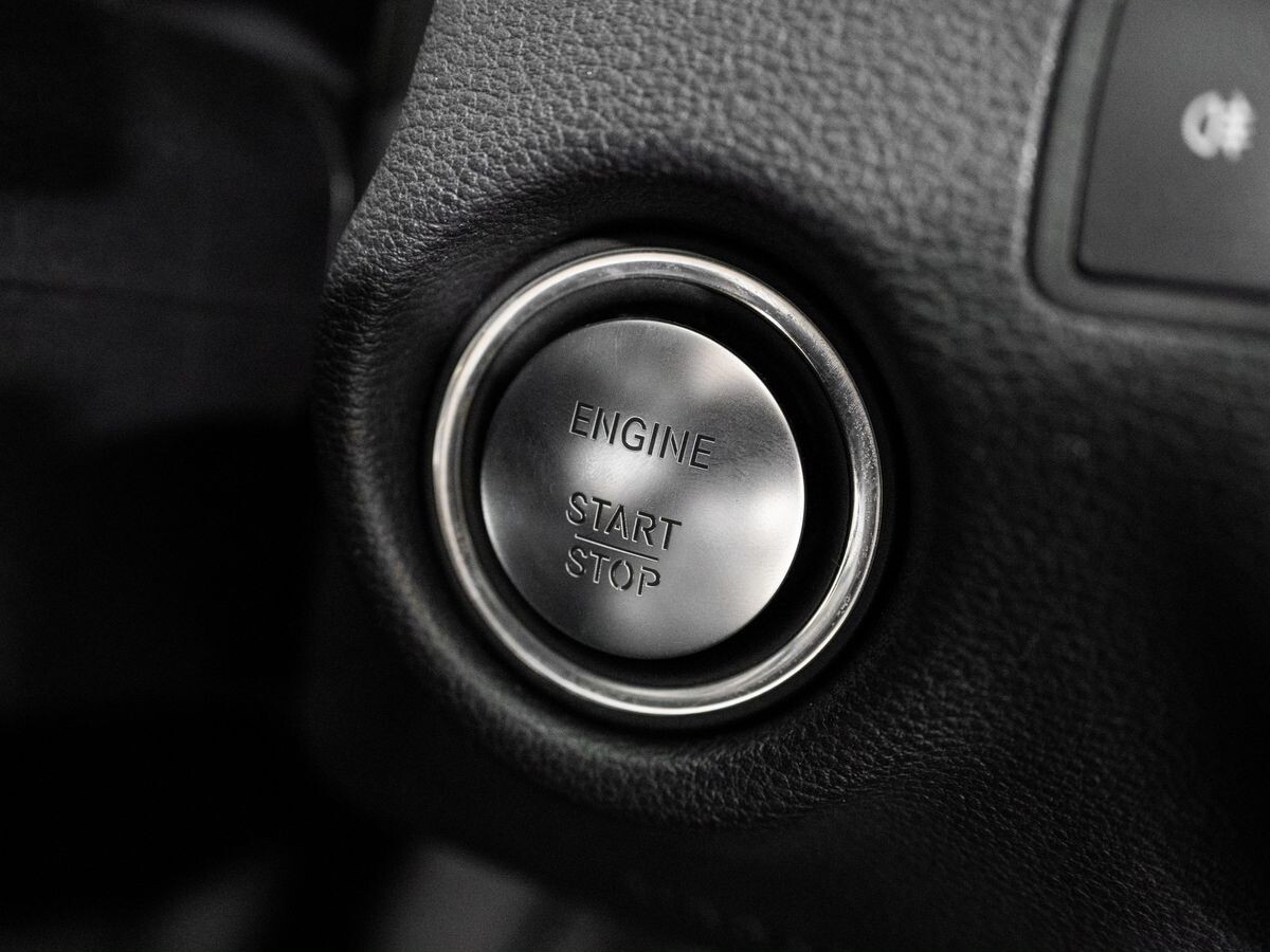 Mercedes-Benz E-Class 2011 - фото автомобиля