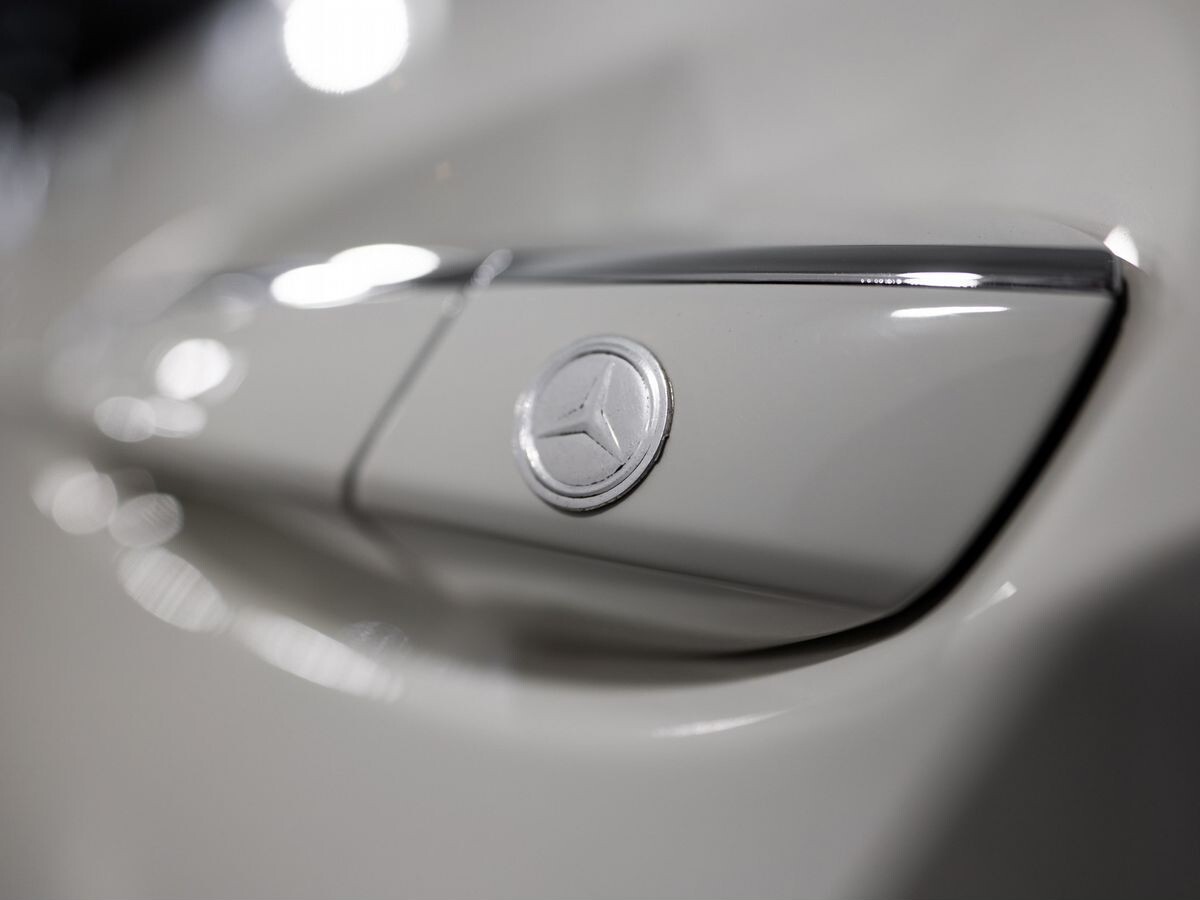 Mercedes-Benz E-Class 2011 - фото автомобиля