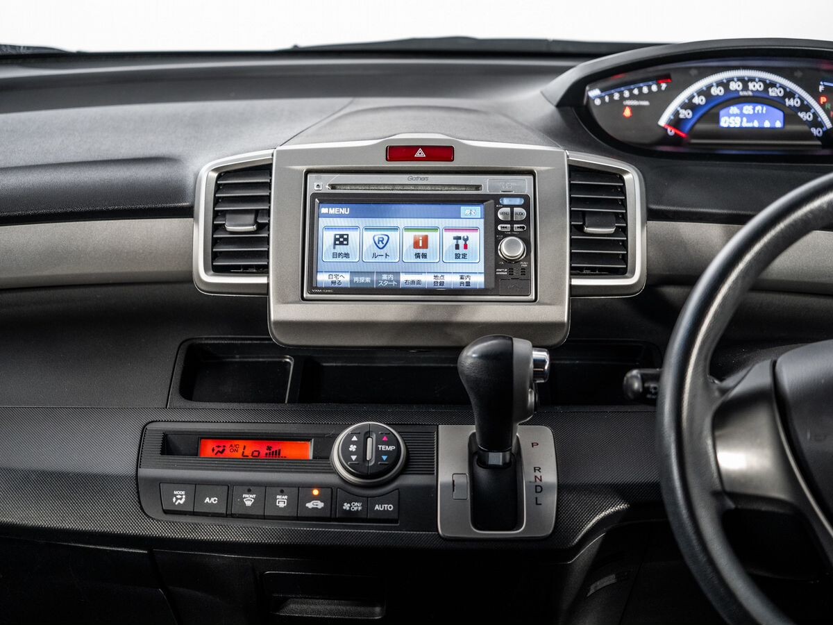 Honda Freed 2012 - фото автомобиля