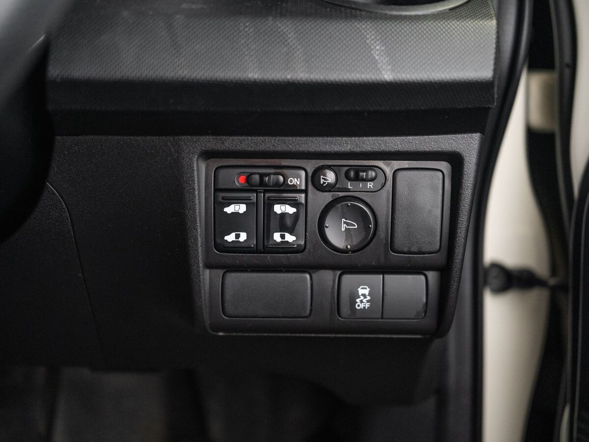 Honda Freed 2012 - фото автомобиля