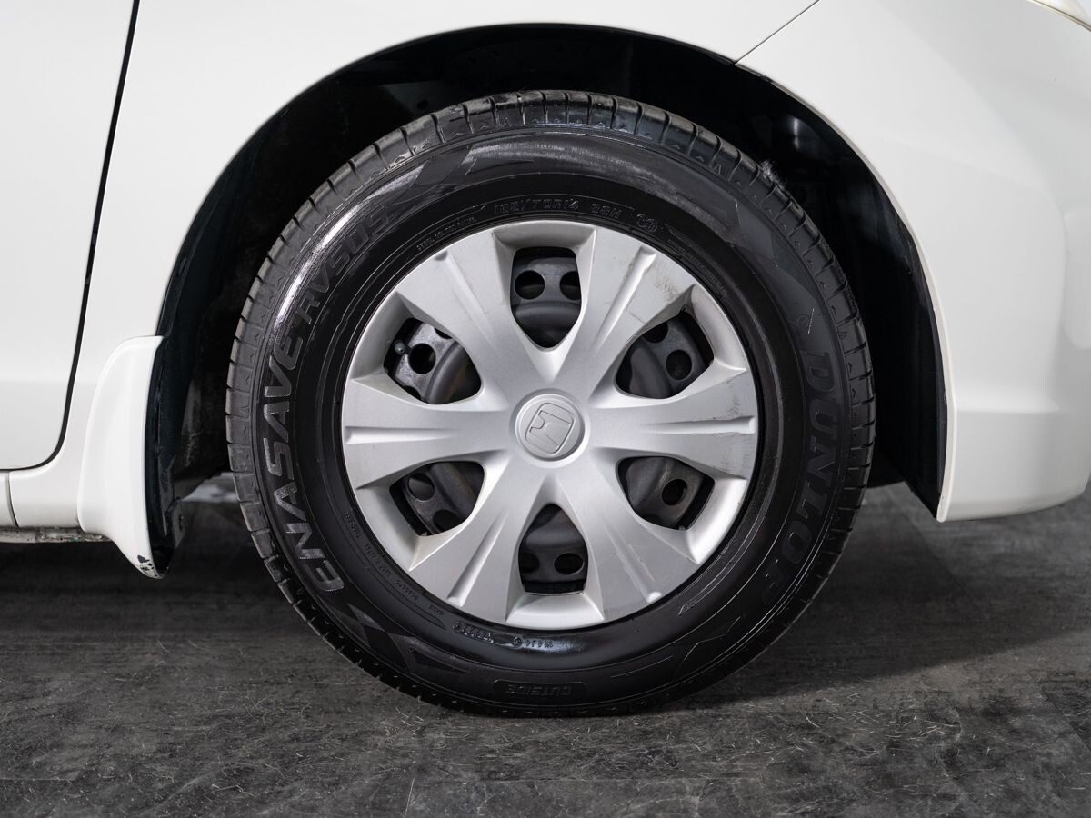 Honda Freed 2012 - фото автомобиля