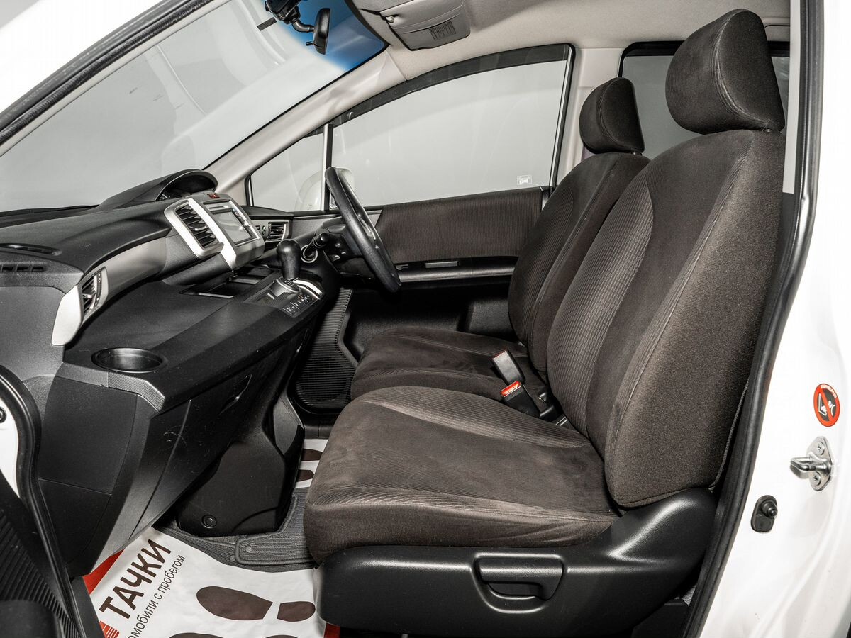 Honda Freed 2012 - фото автомобиля