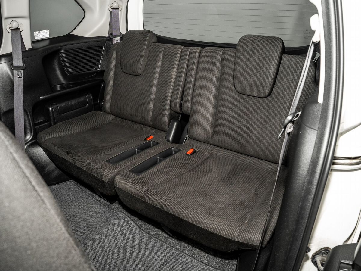 Honda Freed 2012 - фото автомобиля