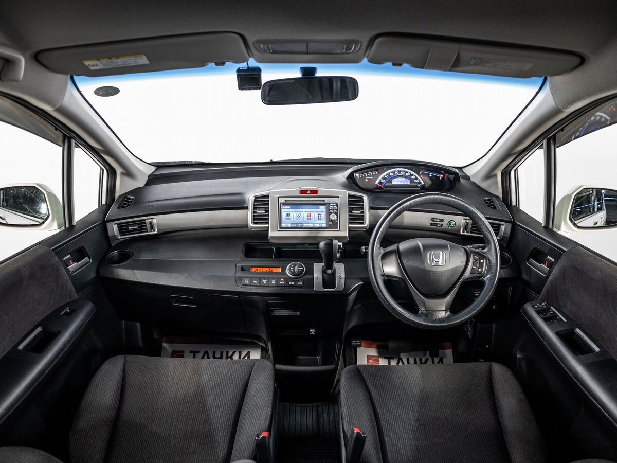 Honda Freed 2012 - фото автомобиля