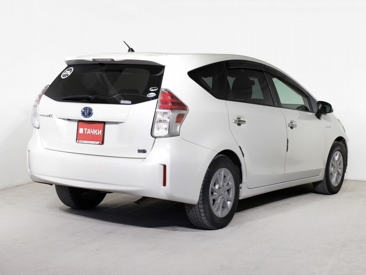 Toyota Prius Alpha 2015 - фото автомобиля