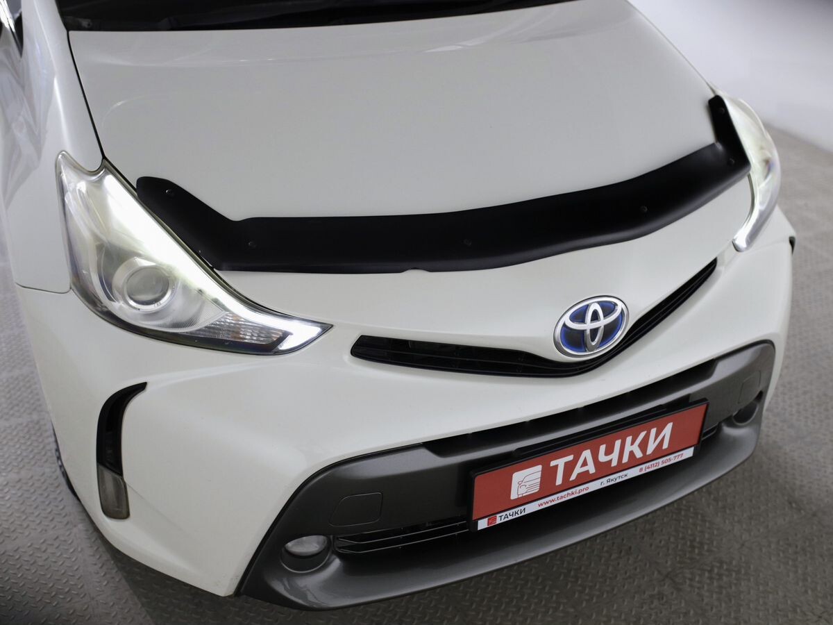 Toyota Prius Alpha 2015 - фото автомобиля