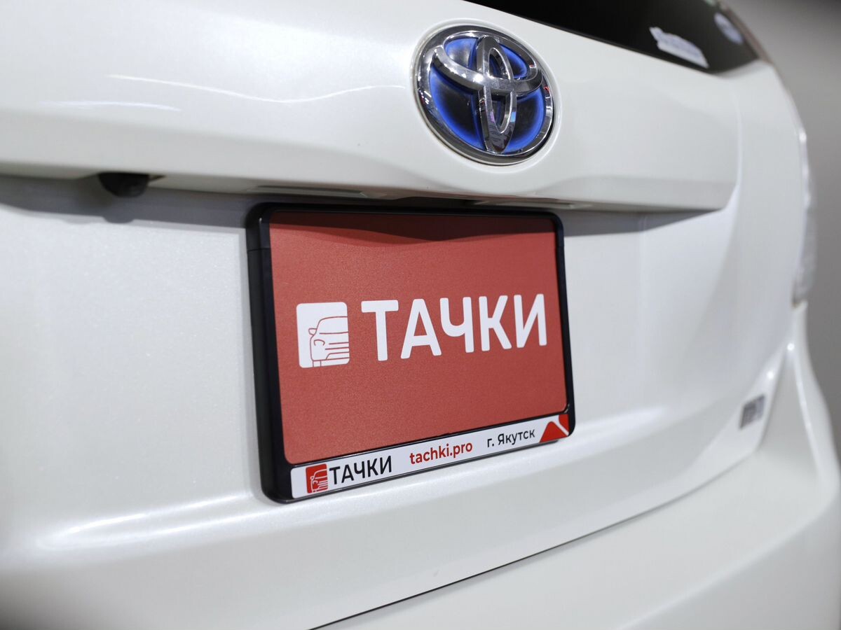 Toyota Prius Alpha 2015 - фото автомобиля