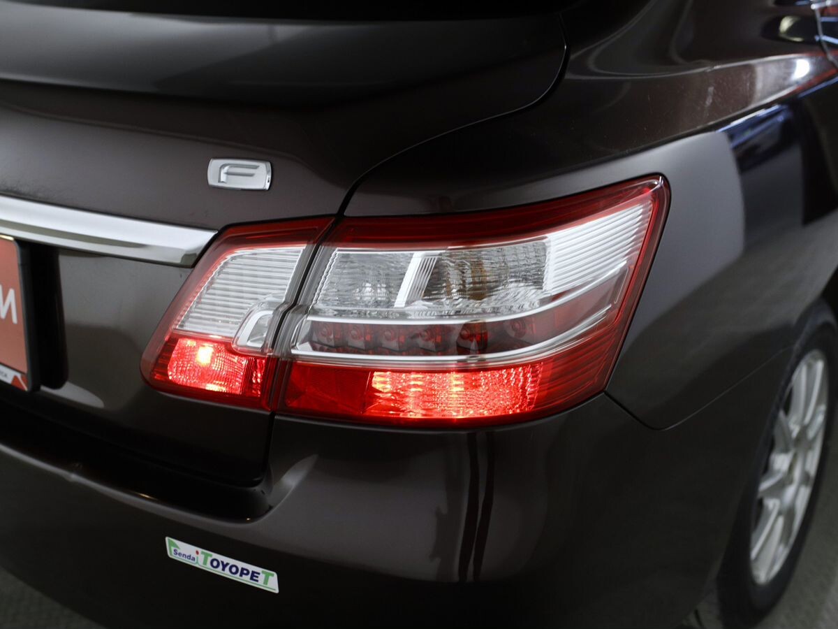 Toyota Premio 2012 - фото автомобиля