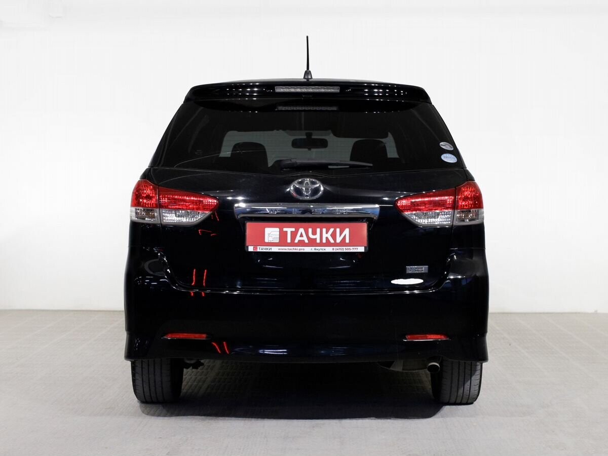 Toyota Wish 2010 - фото автомобиля