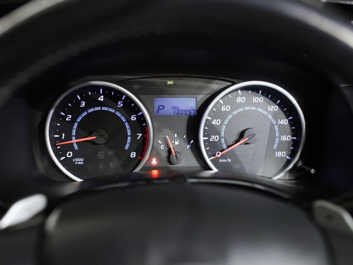 Toyota Wish 2010 - фото автомобиля