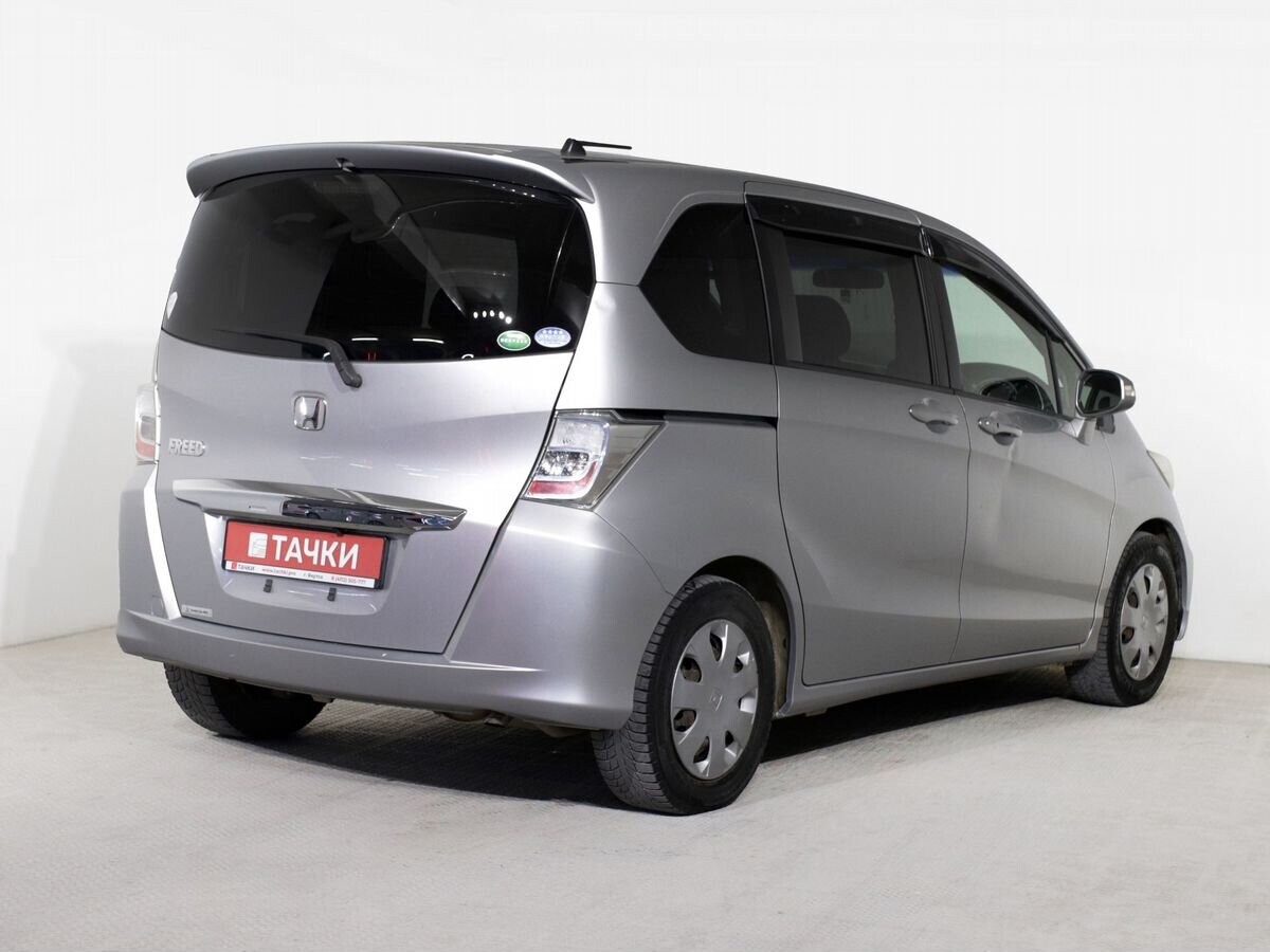 Honda Freed 2012 - фото автомобиля