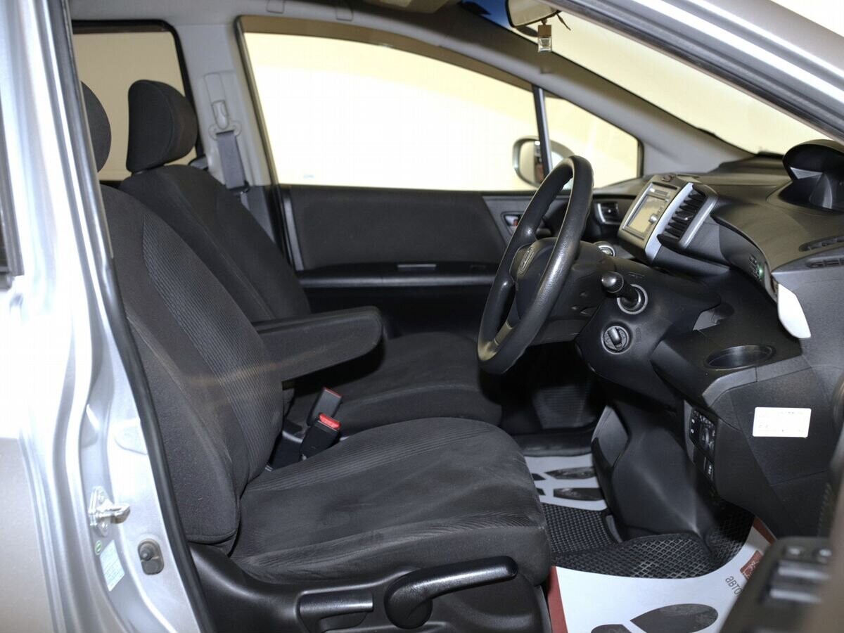 Honda Freed 2012 - фото автомобиля
