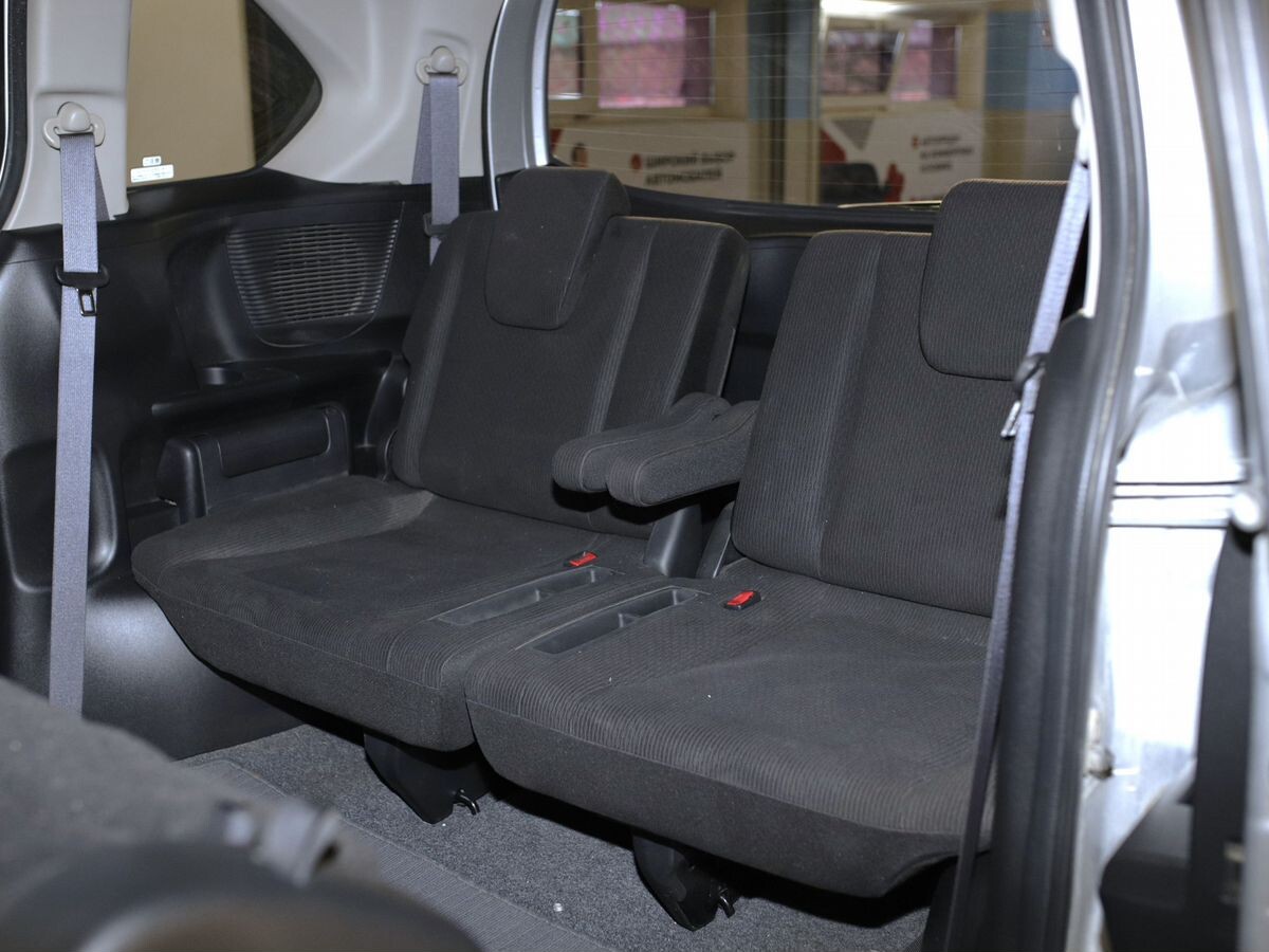 Honda Freed 2012 - фото автомобиля