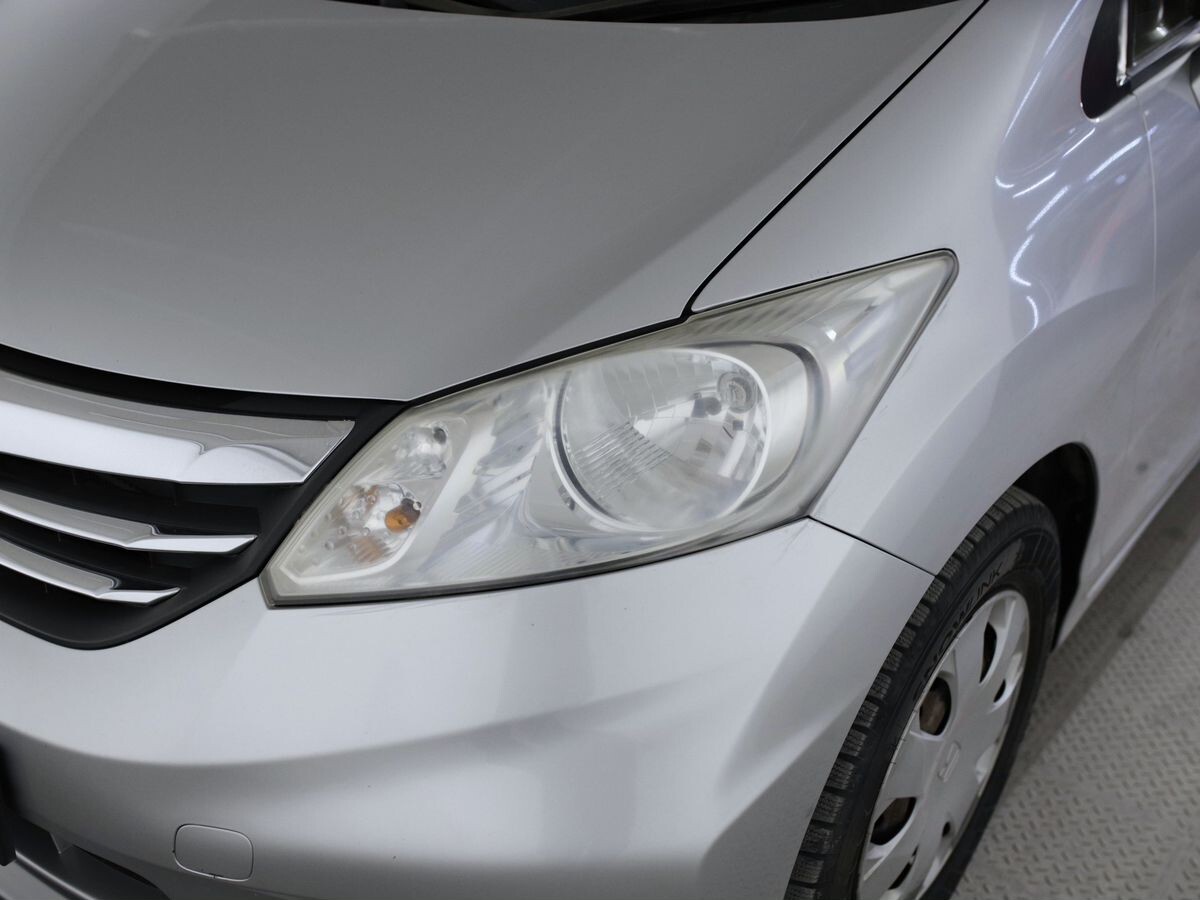 Honda Freed 2012 - фото автомобиля