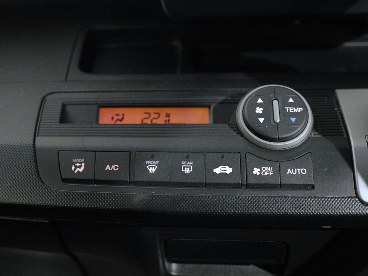 Honda Freed 2012 - фото автомобиля