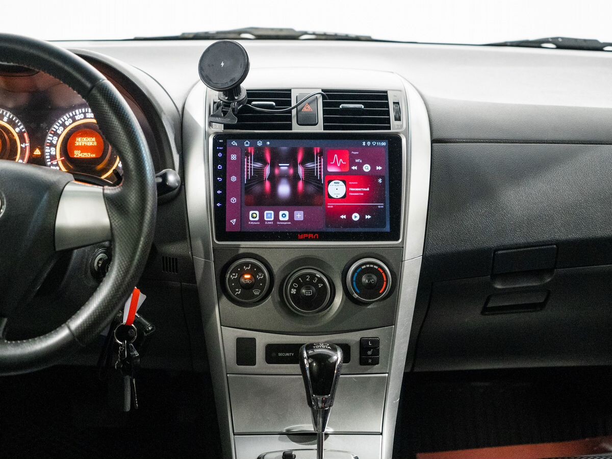 Toyota Corolla 2012 - фото автомобиля