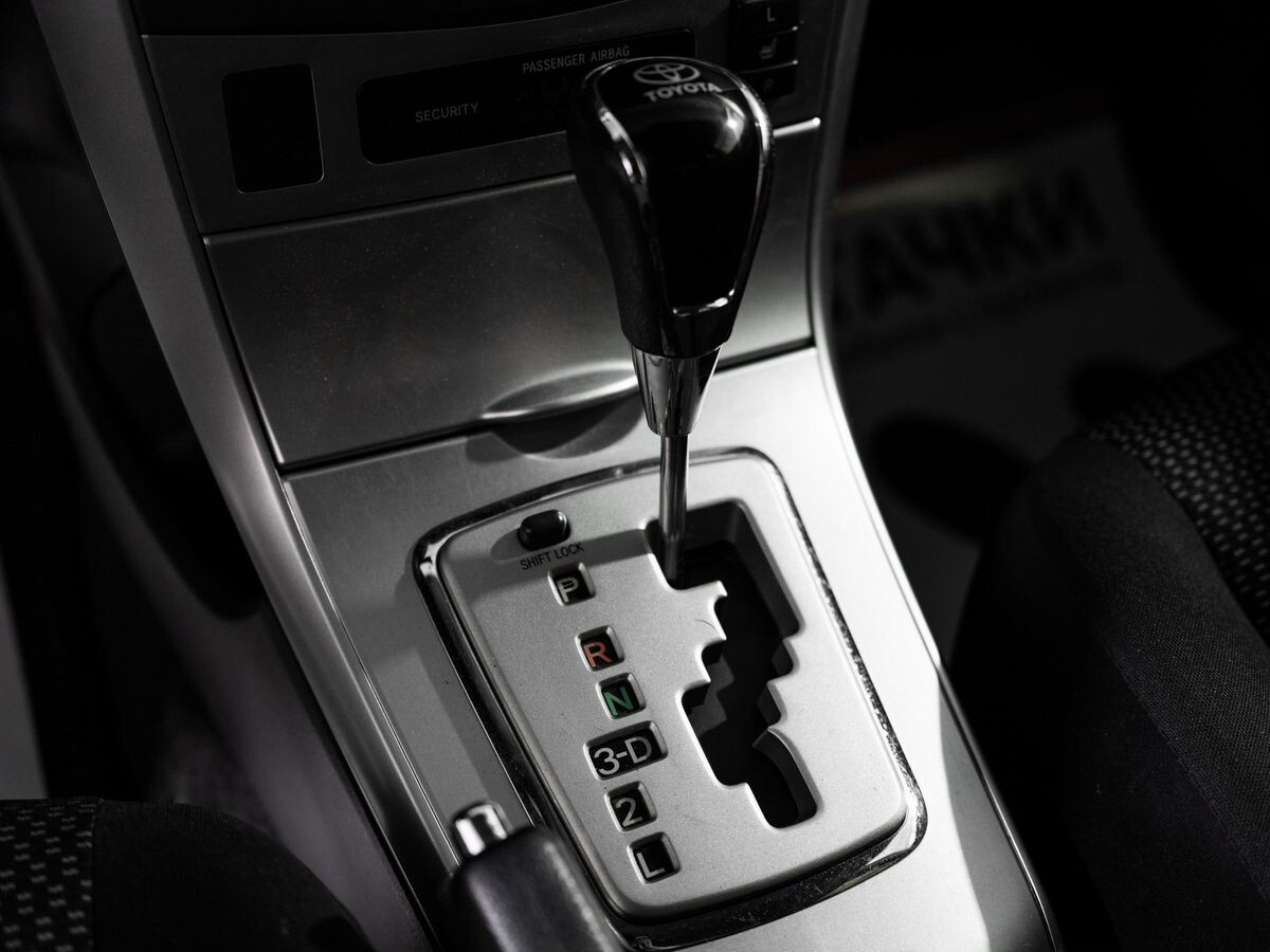 Toyota Corolla 2012 - фото автомобиля