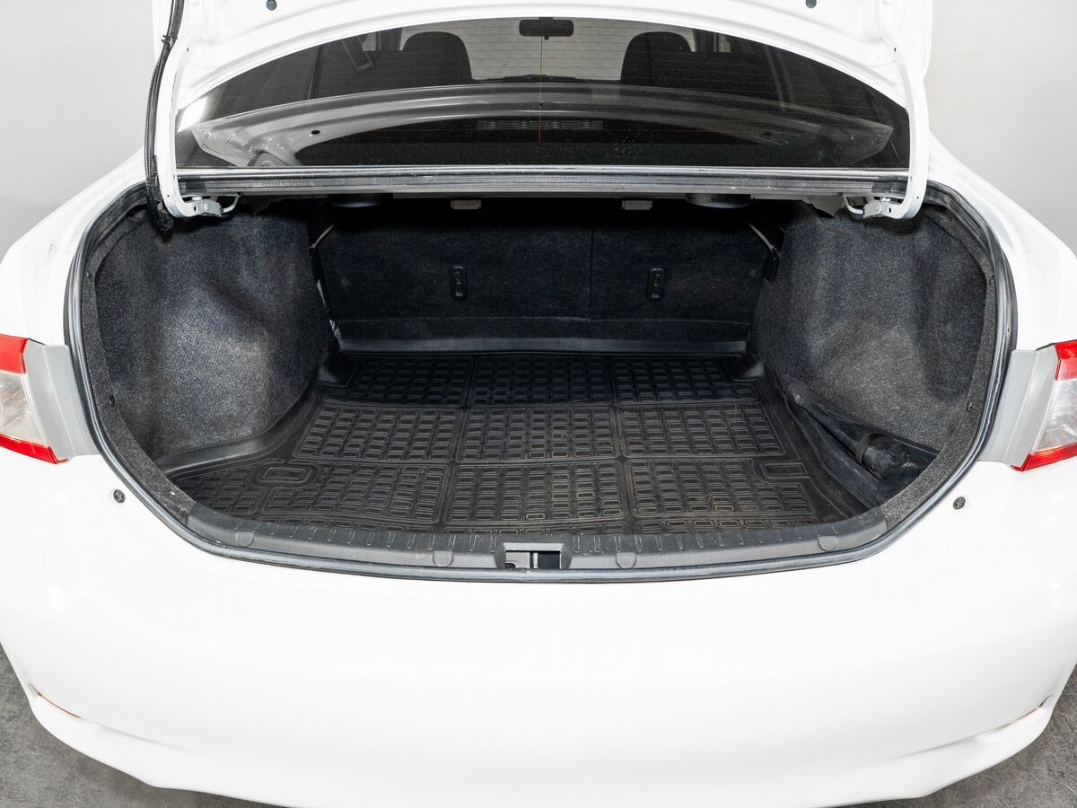 Toyota Corolla 2012 - фото автомобиля