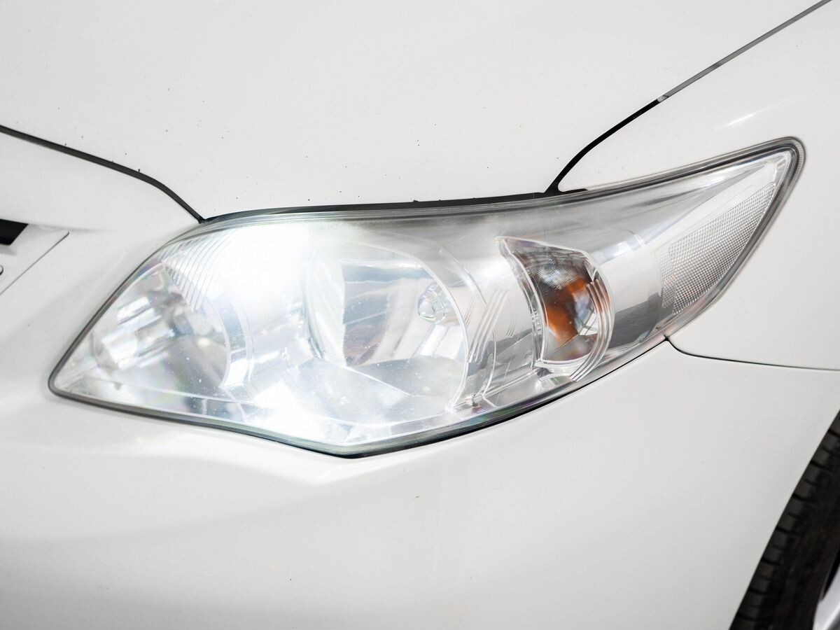 Toyota Corolla 2012 - фото автомобиля