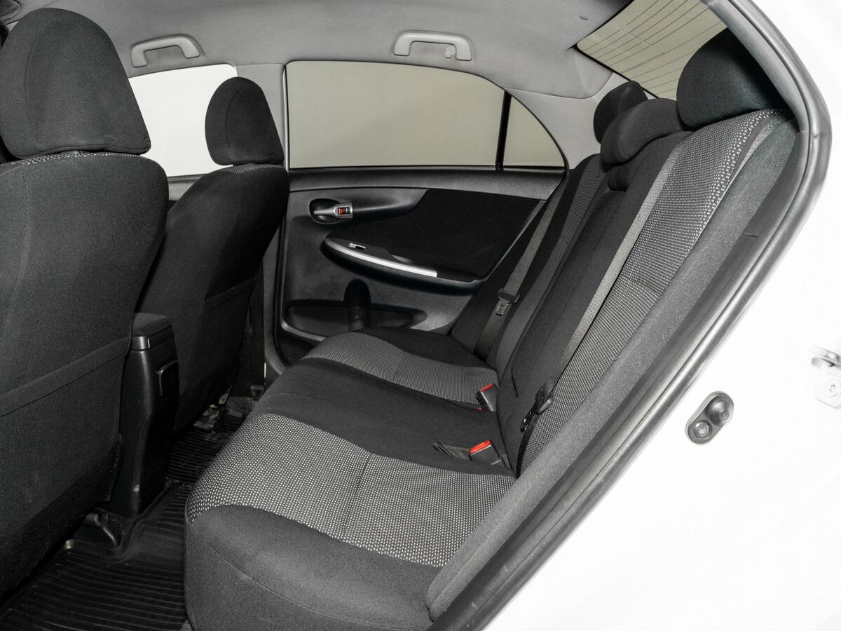 Toyota Corolla 2012 - фото автомобиля