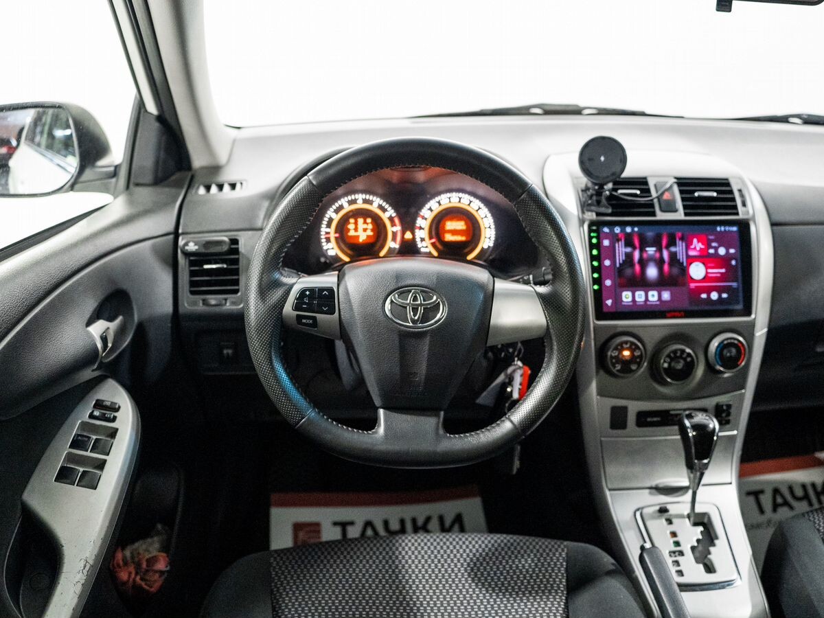 Toyota Corolla 2012 - фото автомобиля