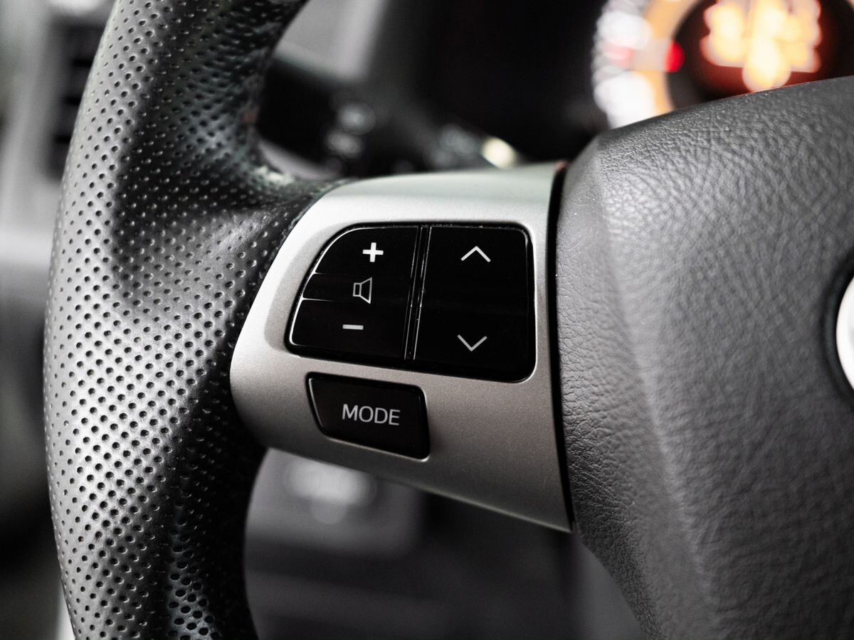 Toyota Corolla 2012 - фото автомобиля