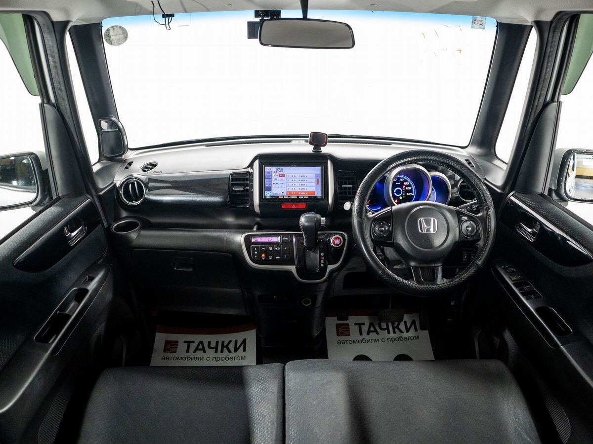 Honda N-BOX 2013 - фото автомобиля