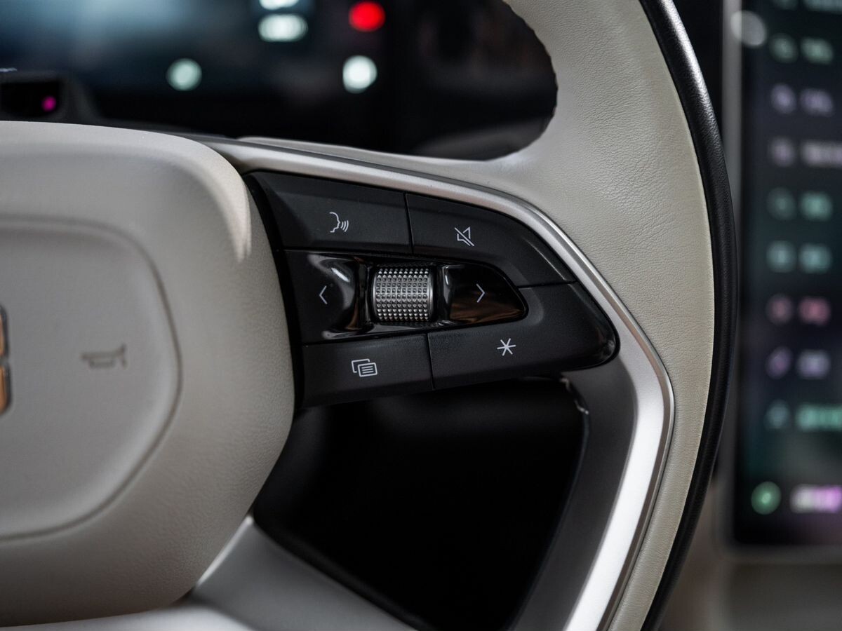 Geely Galaxy L7 2023 - фото автомобиля