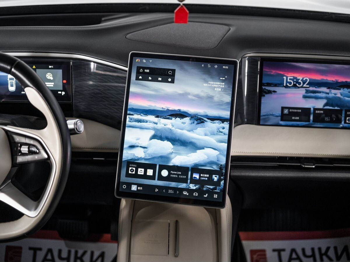 Geely Galaxy L7 2023 - фото автомобиля