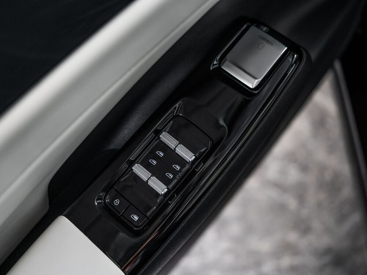 Geely Galaxy L7 2023 - фото автомобиля