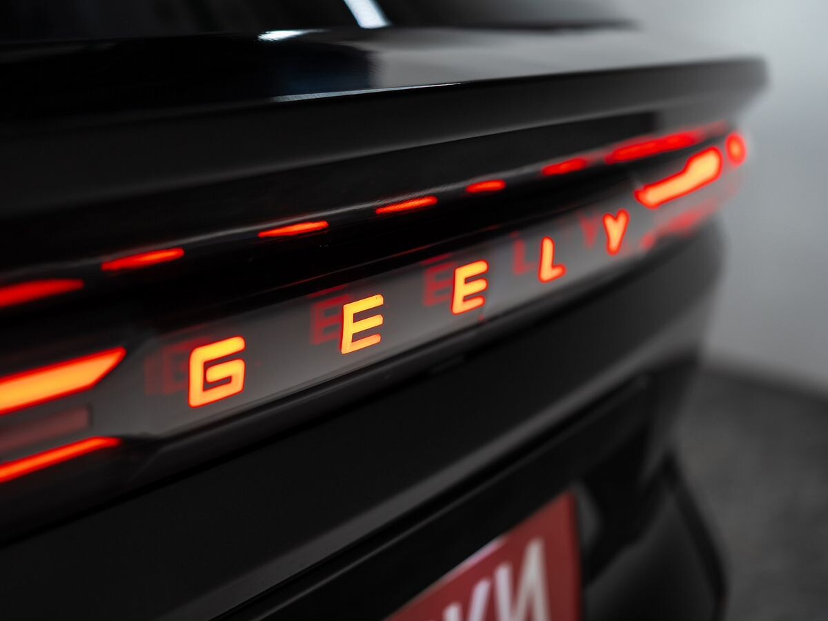 Geely Galaxy L7 2023 - фото автомобиля