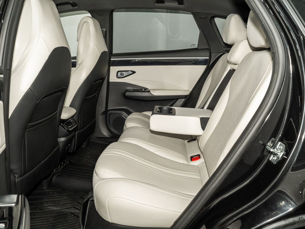 Geely Galaxy L7 2023 - фото автомобиля
