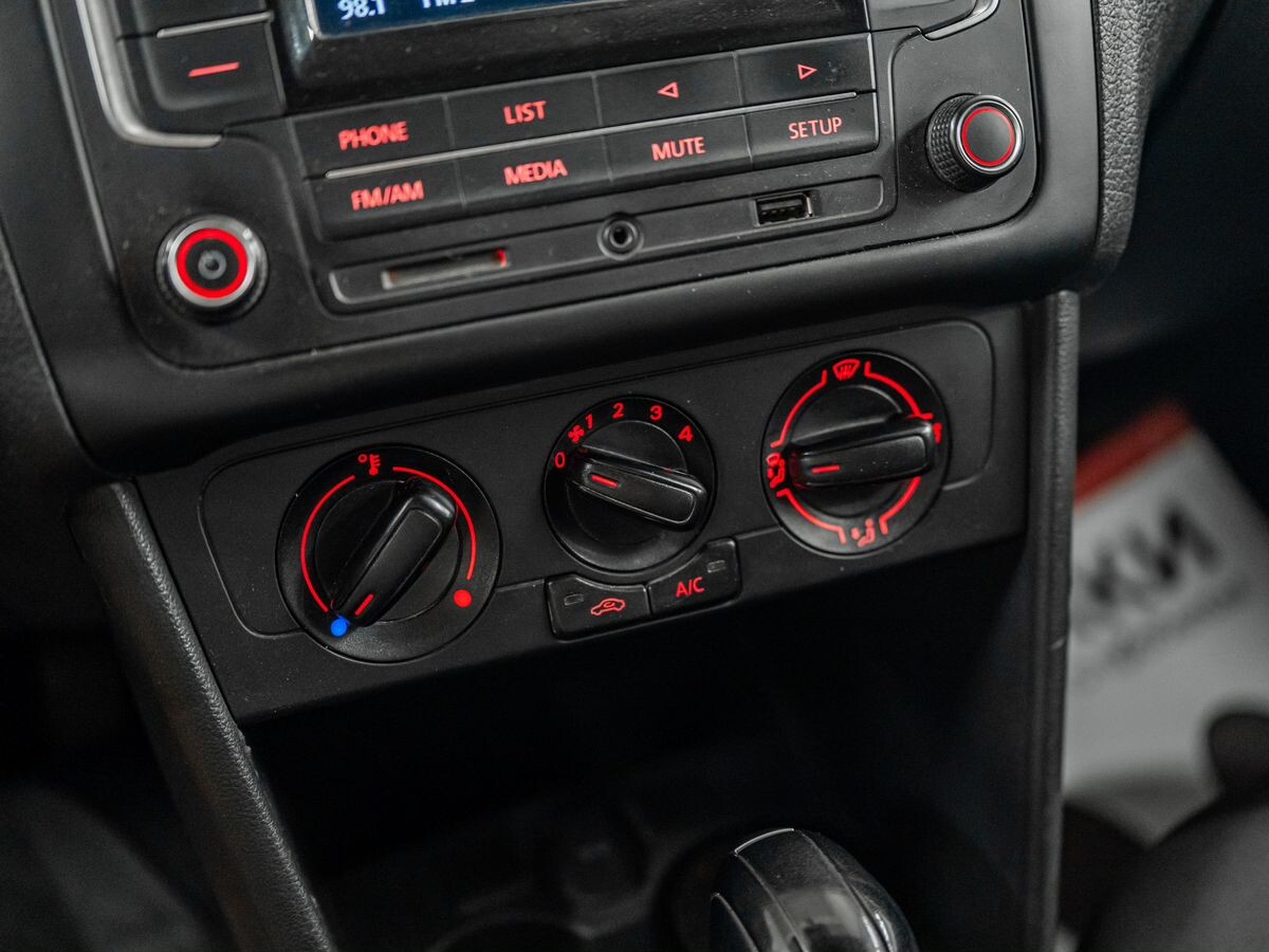 Volkswagen Polo 2019 - фото автомобиля