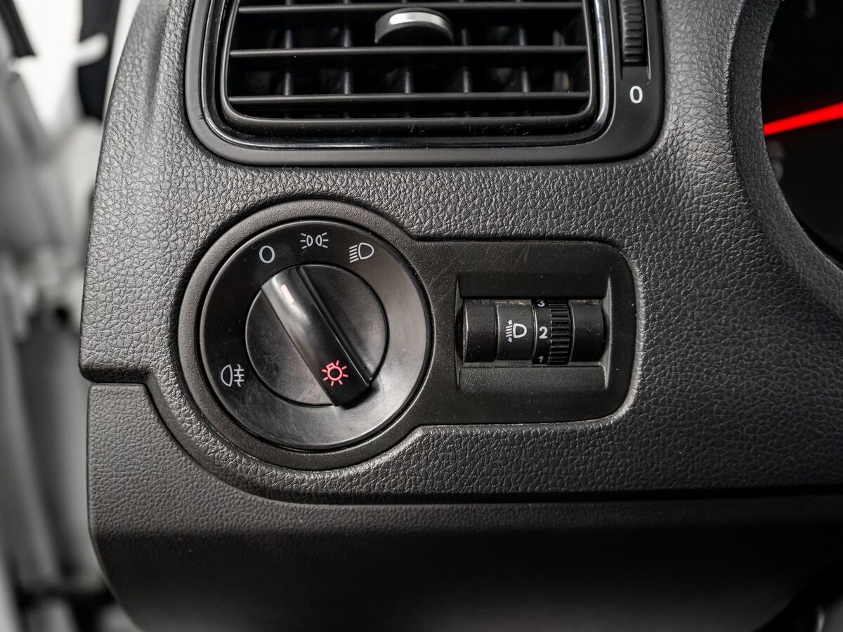 Volkswagen Polo 2019 - фото автомобиля