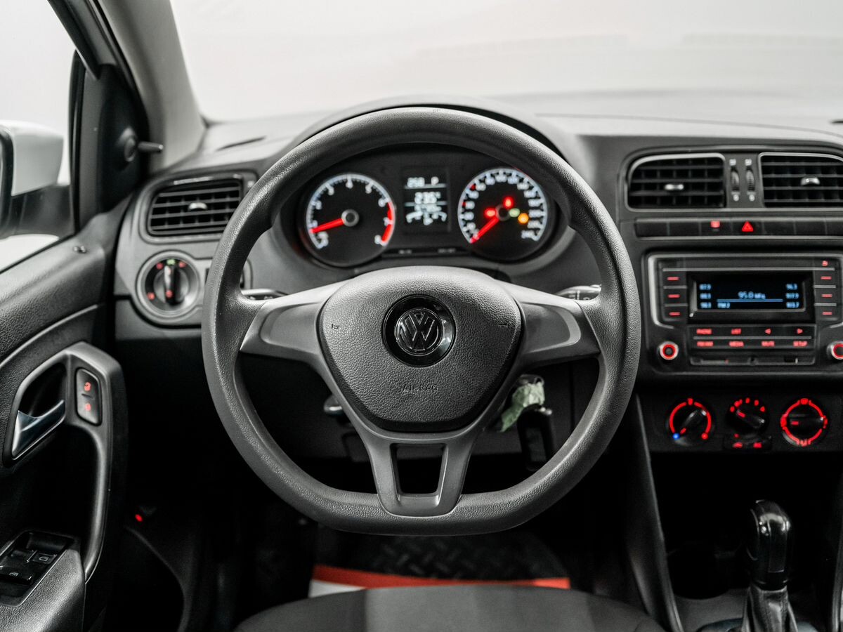 Volkswagen Polo 2019 - фото автомобиля