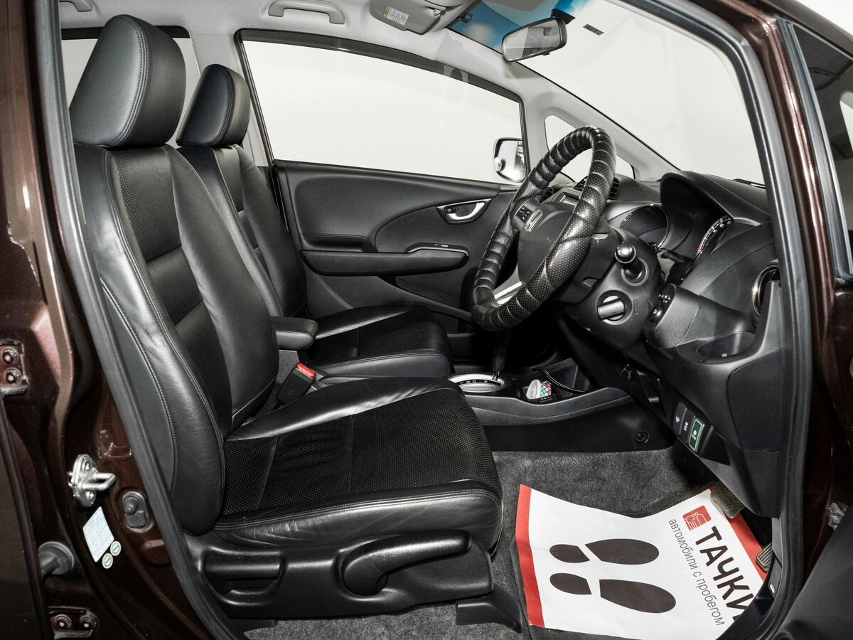 Honda Fit 2012 - фото автомобиля