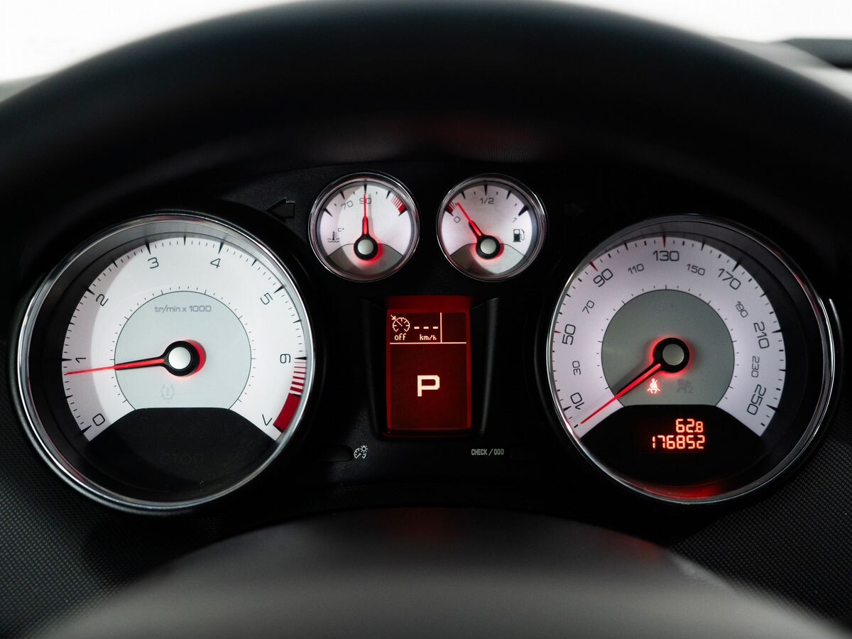 Peugeot 408 2016 - фото автомобиля