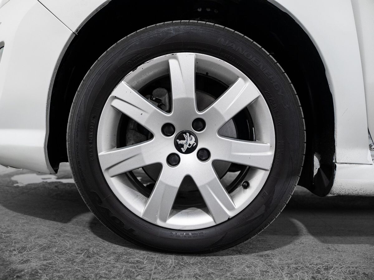 Peugeot 408 2016 - фото автомобиля