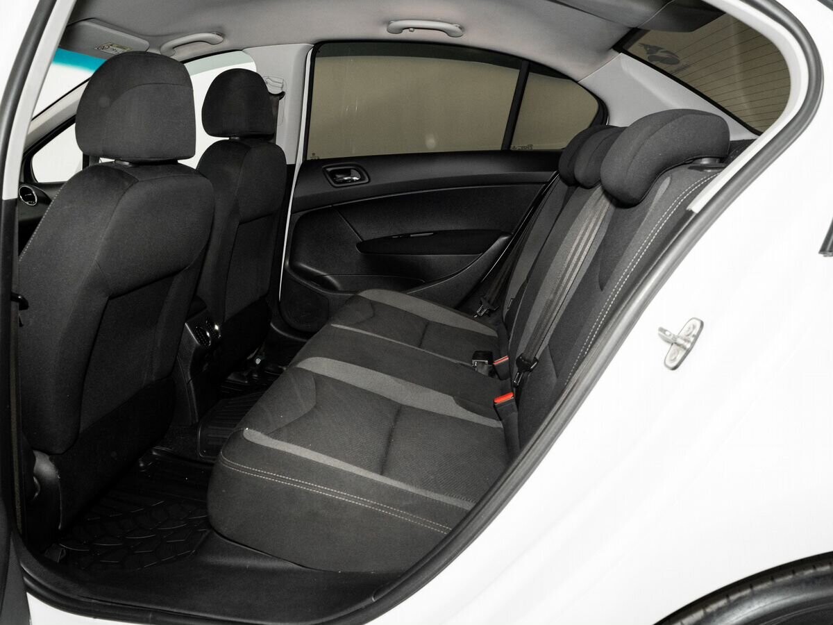 Peugeot 408 2016 - фото автомобиля